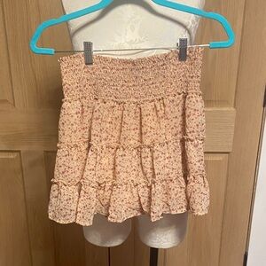 Pink Lily Floral Tiered Mini Skirt - Peach